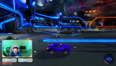 Why are there 5 people on blue team in a casual game