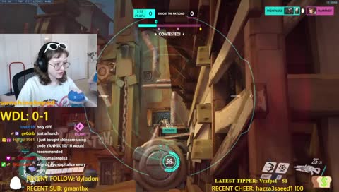 Mic turns into a shoe mid game (volume WARNING!)
