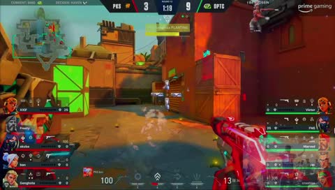 Brenshow sings us a song