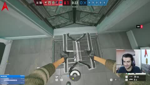 Düşmana gerek yok :D