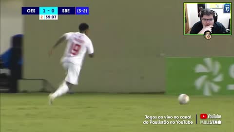 Caze vendo o gol do serginho