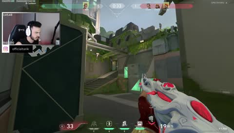 what was that little yellow ball moving on the little corner on the right? 