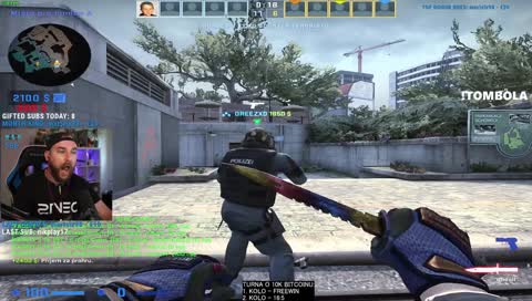 Když jdeš kolem té školy naproti