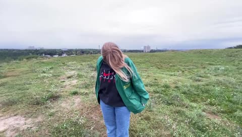 Woher kommt die grüne Jacke? (feat. Tanzi)