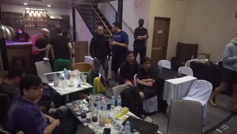 Eles levaram a bandeira