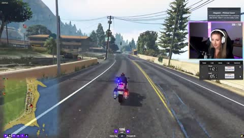 Viktorka poprvé na motorce xddd