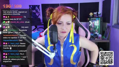 Camila dando o chute da Chun-Li