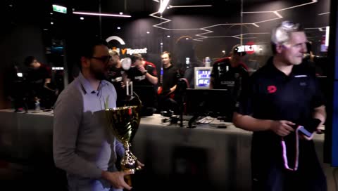 DNE trophy lift