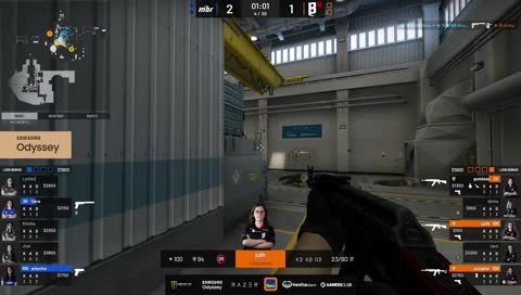 julih elimina 2 adversárias