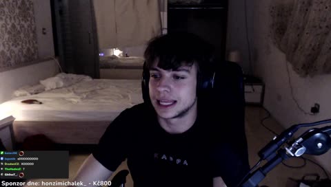fetak zase na necem jede