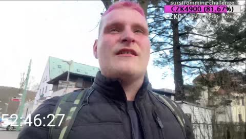 ZUŘIVÝ NOVBY ODPÁLKUJE FANOUŠKY