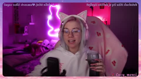 ho čapnu tema nehtama za ty kule, se potom bude omlouvat, aneb romantický vzkaz pro @BrajenIRL : )