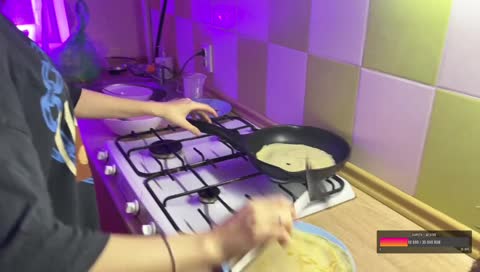опытный закрутчик блинов