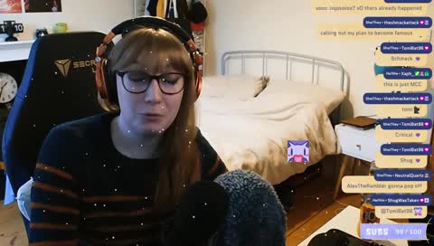 Viztee screams at chat
