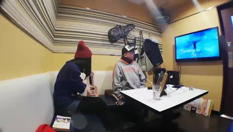 talk and study English (sing till a watcher comes) at karaoke