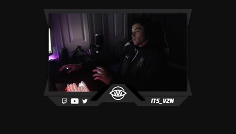 chillin in solos | Twitter: @its_vzn