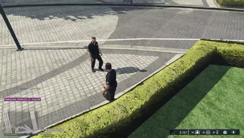 elle est tomber (en haut a gauche) ! 