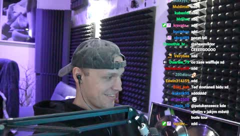 fatty se starým o2 universum