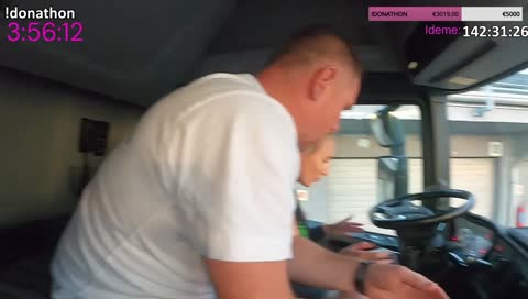 Teraz ti šiahnem medzi nohy