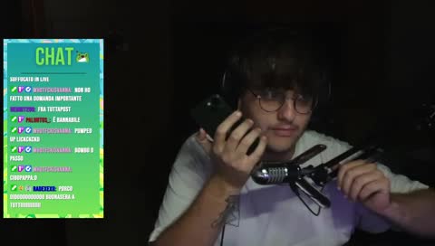 quando stai morendo di fame ma non puoi alzarti perché sei in mutande